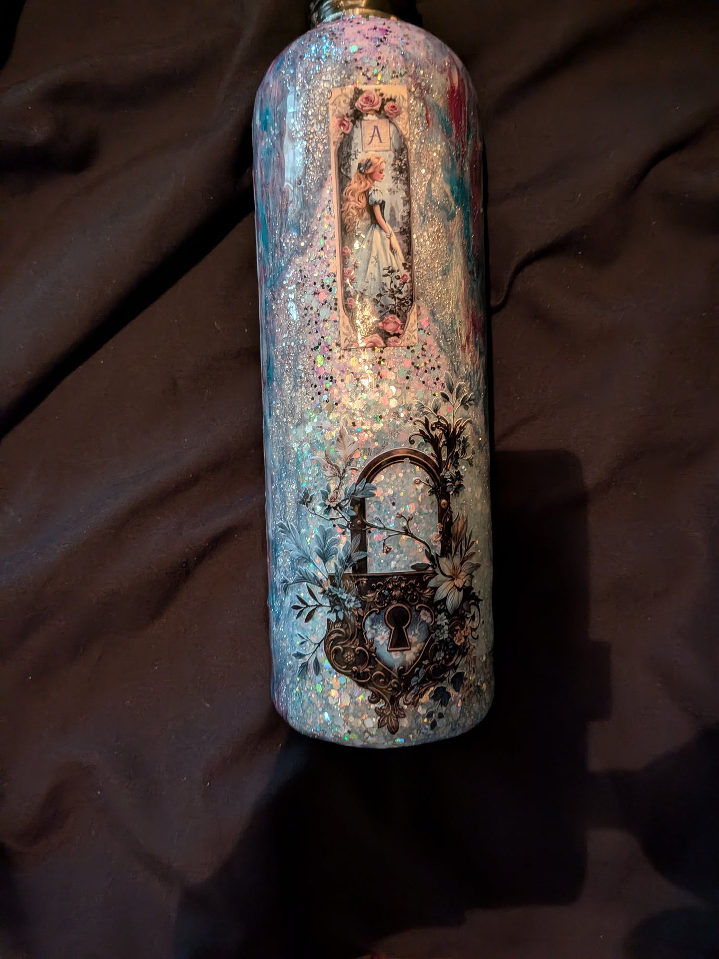 25 oz Alice in Wonderland